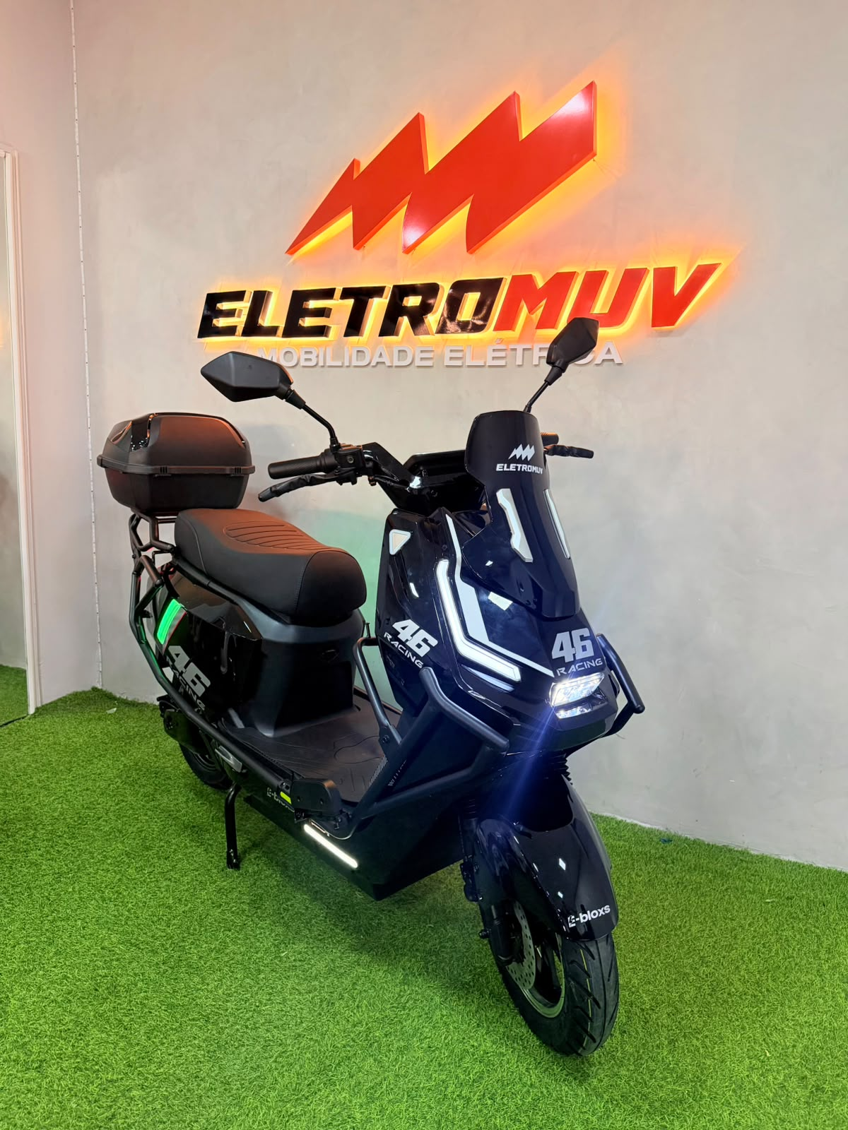 Scooter elétrica SBX 46 preta